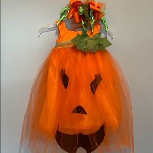 EUC PBK Pumpkin costumes w/ lights SZ 3t and bow